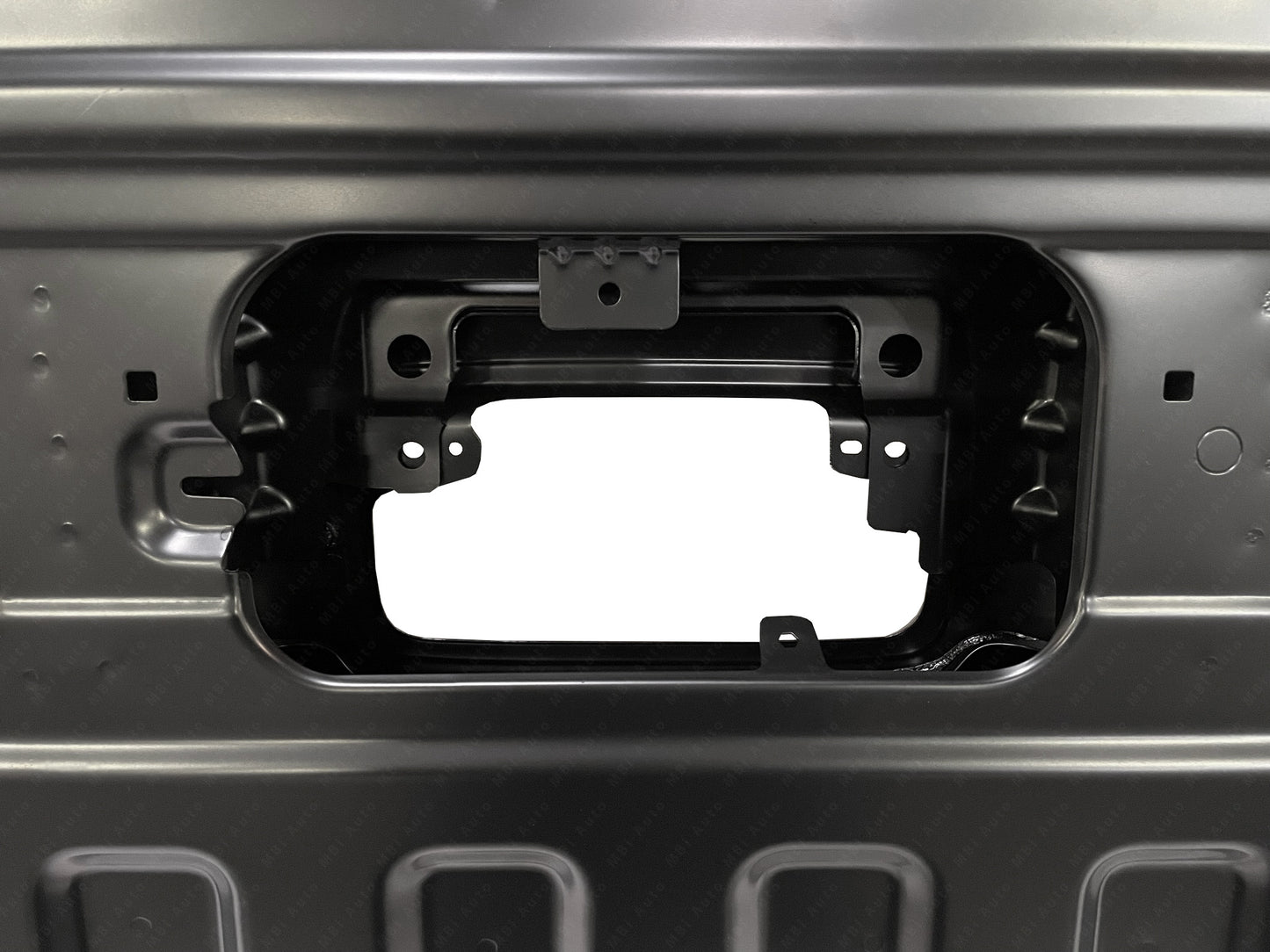 Chevrolet Silverado / GMC Sierra 2014 - 2019 Tailgate Shell 14 - 19 GM1900128 Bumper-King