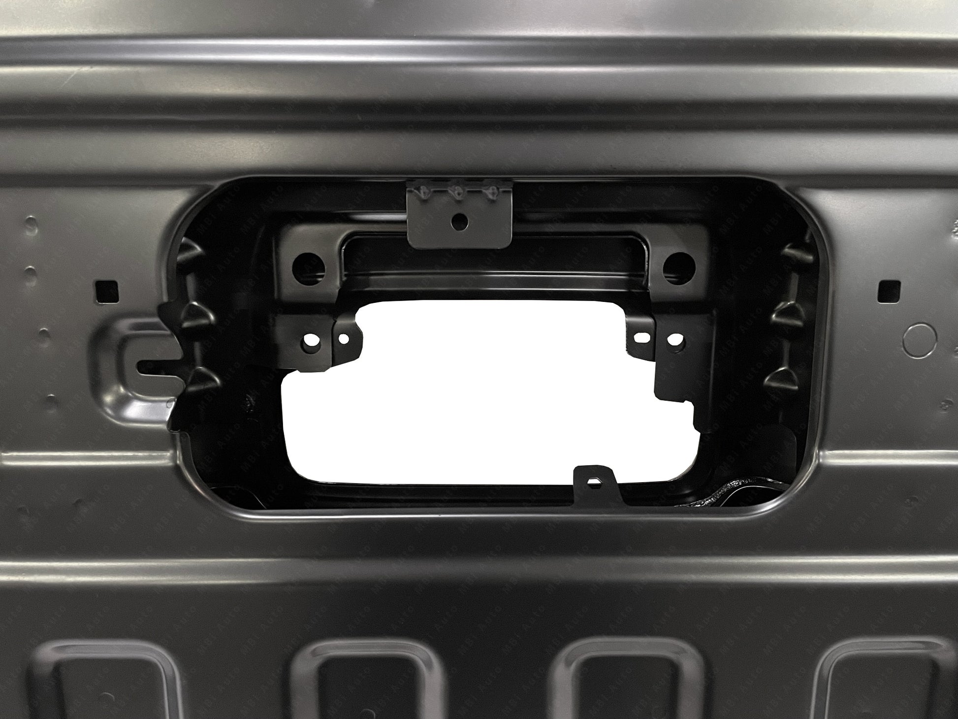 Chevrolet Silverado / GMC Sierra 2014 - 2019 Tailgate Shell 14 - 19 GM1900128 Bumper-King